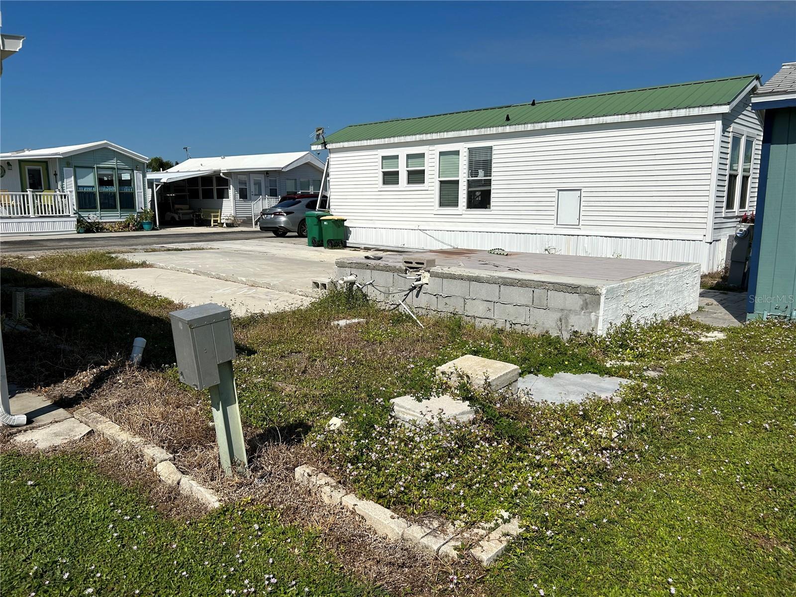 HOLIDAY TRAVEL PARK ENGLEWOOD - Land