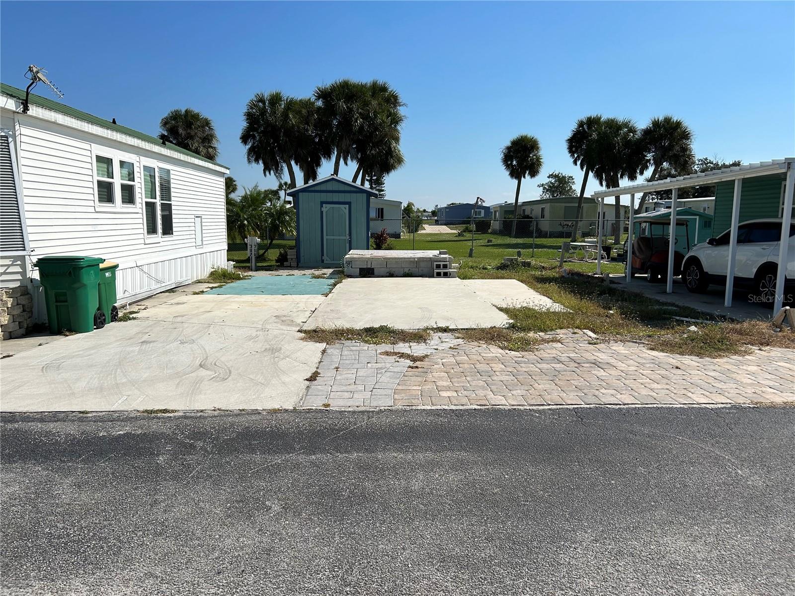 HOLIDAY TRAVEL PARK ENGLEWOOD - Land