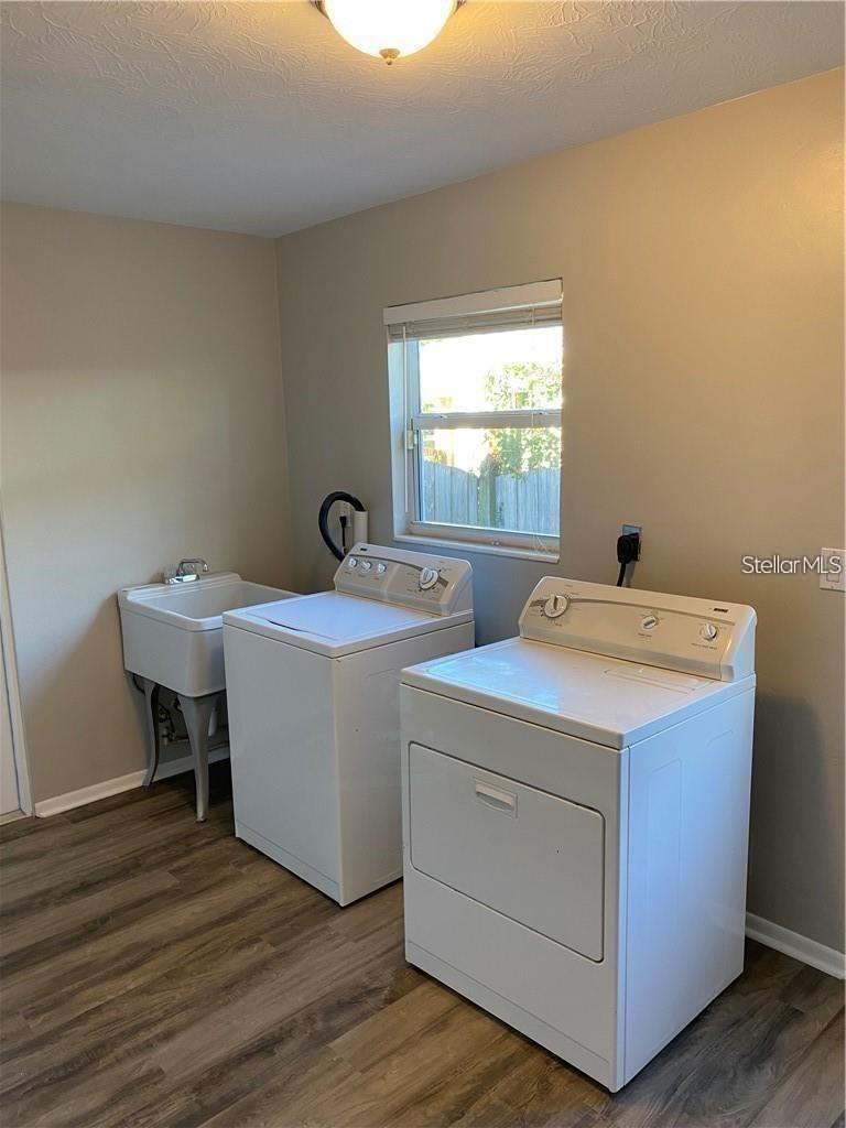 GULF GATE - Residential Lease