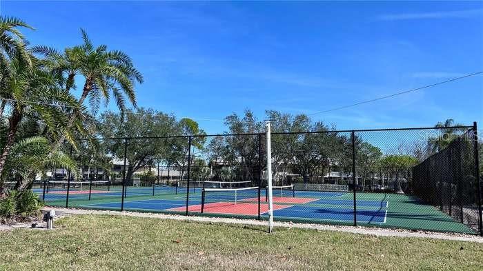 ISLAND RESORT AT MARINERS CLUB - Residential