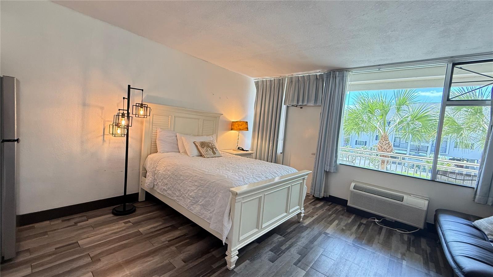 ISLAND RESORT AT MARINERS CLUB - Residential