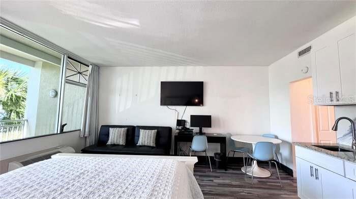 ISLAND RESORT AT MARINERS CLUB - Residential