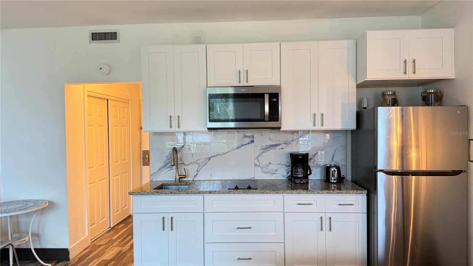 ISLAND RESORT AT MARINERS CLUB - Residential