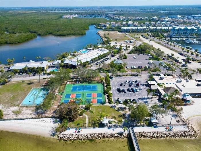 ISLAND RESORT AT MARINERS CLUB - Residential