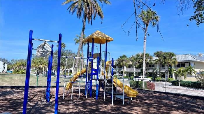 ISLAND RESORT AT MARINERS CLUB - Residential