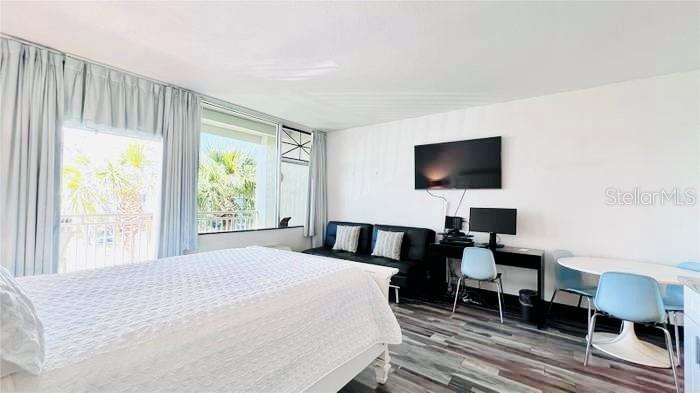 ISLAND RESORT AT MARINERS CLUB - Residential