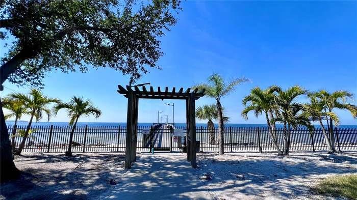 ISLAND RESORT AT MARINERS CLUB - Residential