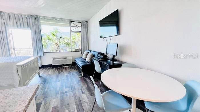 ISLAND RESORT AT MARINERS CLUB - Residential