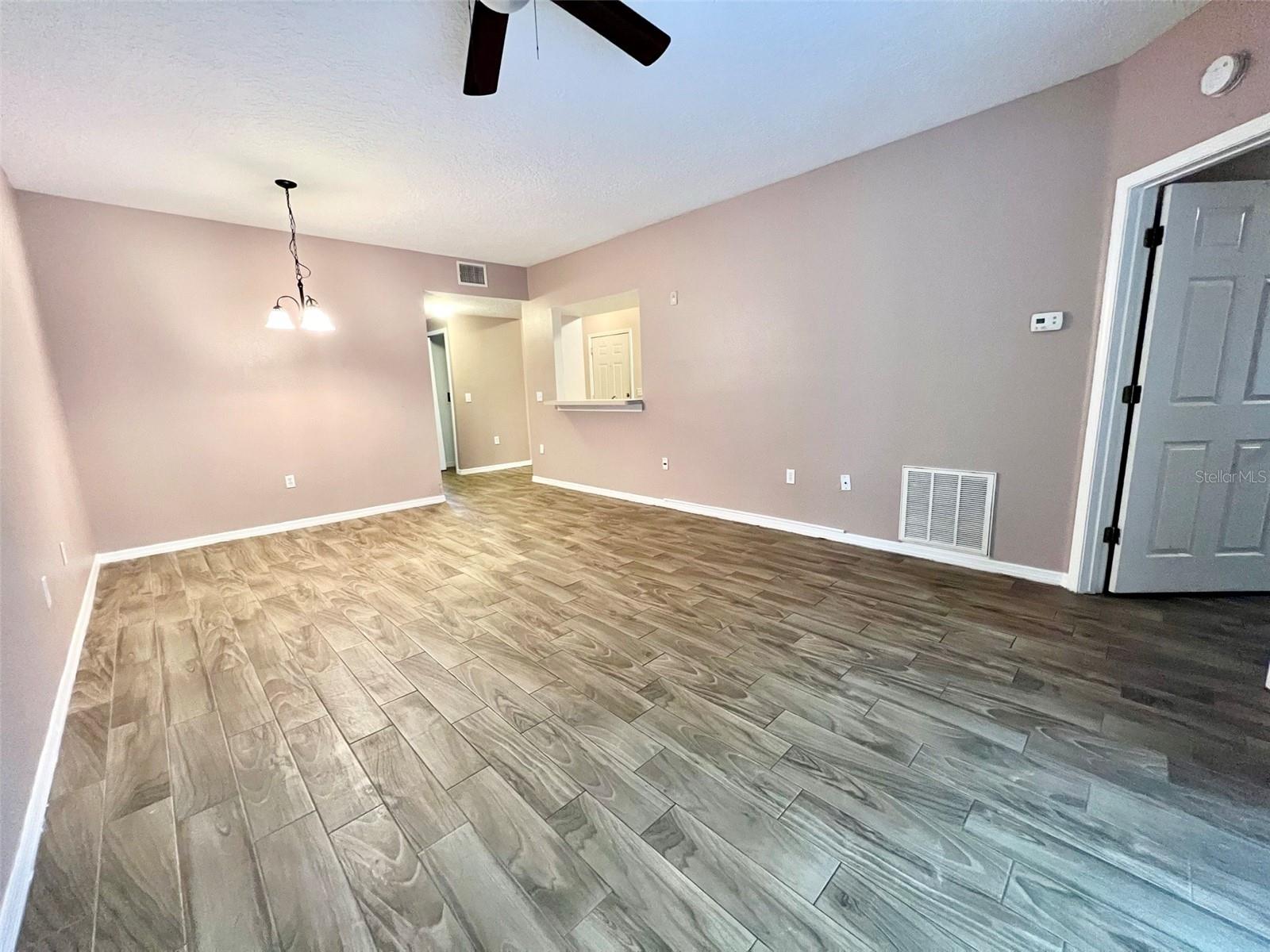 VILLAGES OF BLOOMINGDALE CONDO - Residential Lease