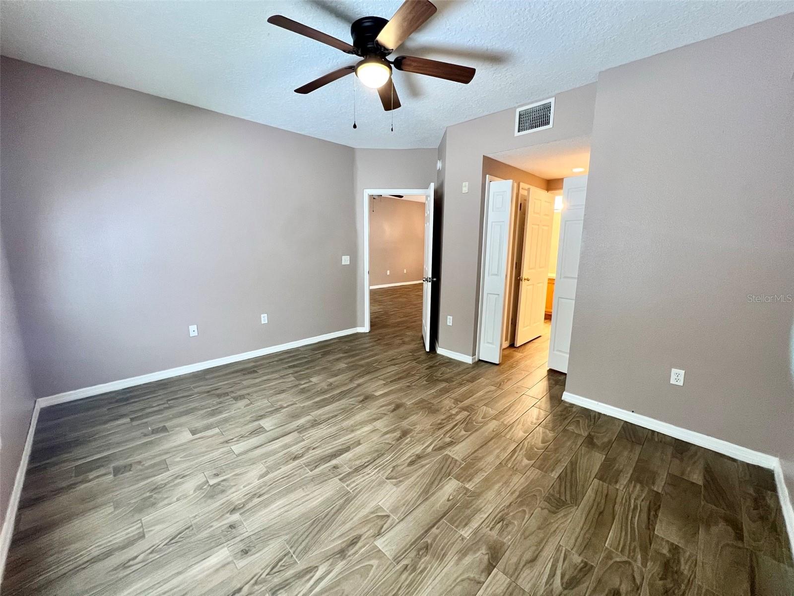 VILLAGES OF BLOOMINGDALE CONDO - Residential Lease