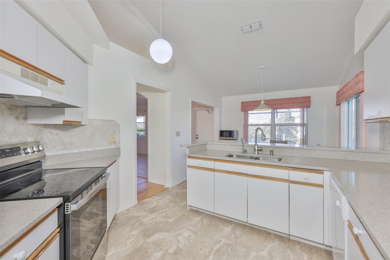 SUN CITY CENTER UNIT 52 - Residential