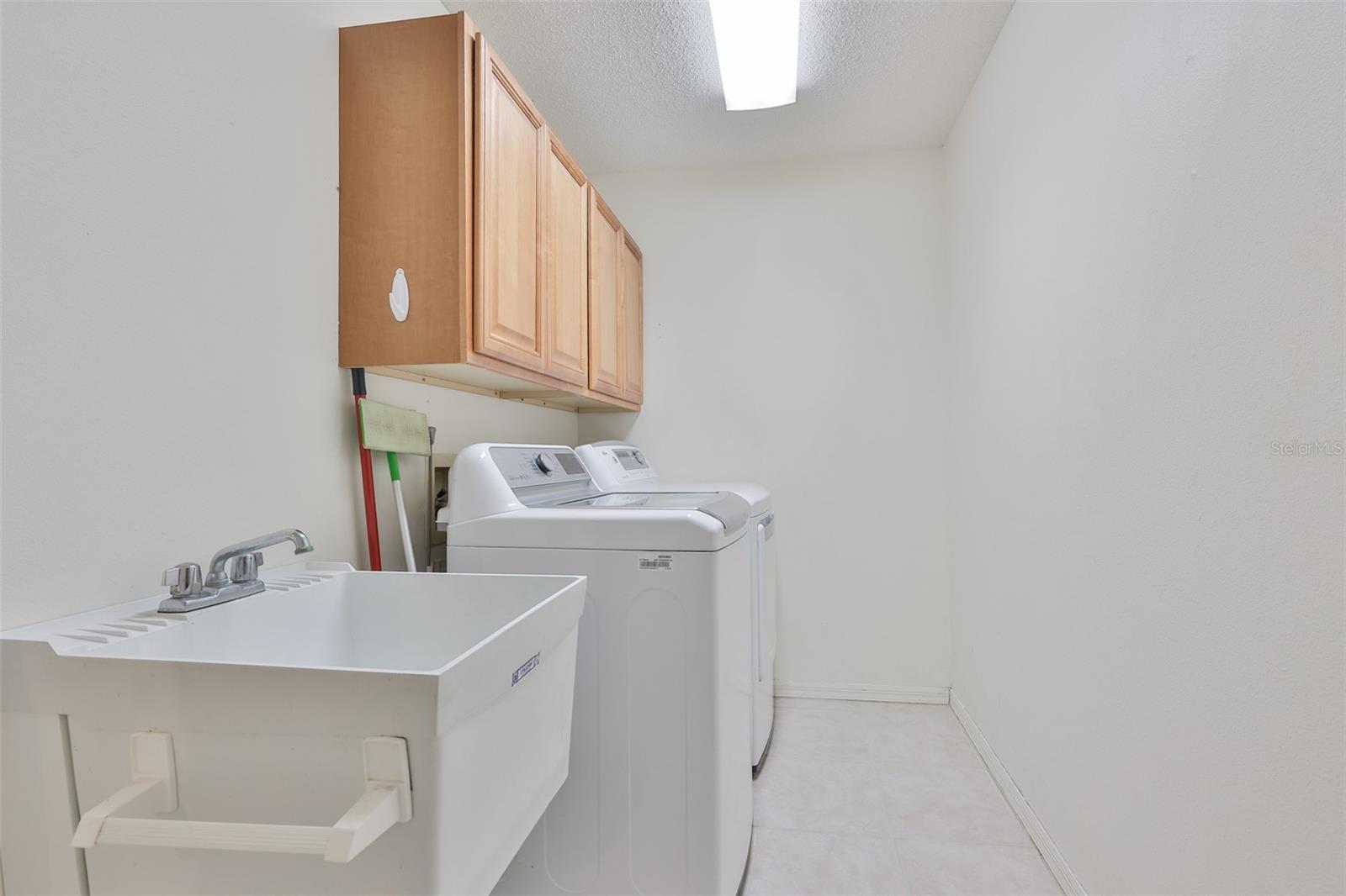 SUN CITY CENTER UNIT 52 - Residential