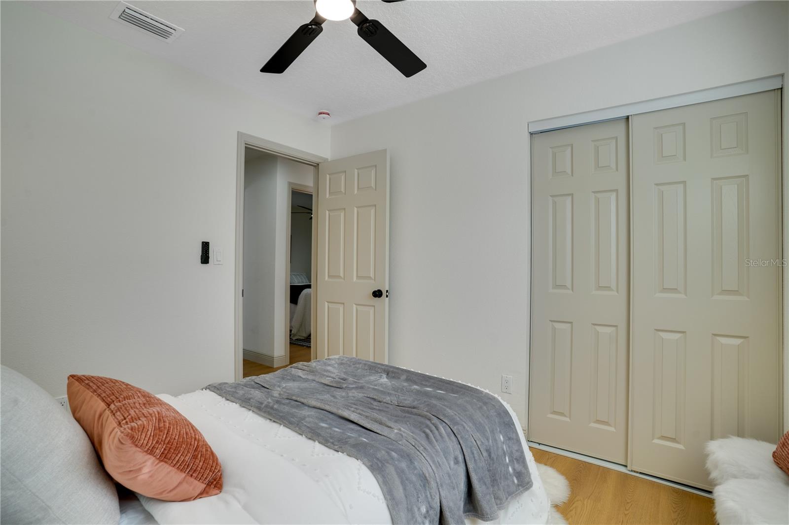 AVONDALE ESTATES - Residential