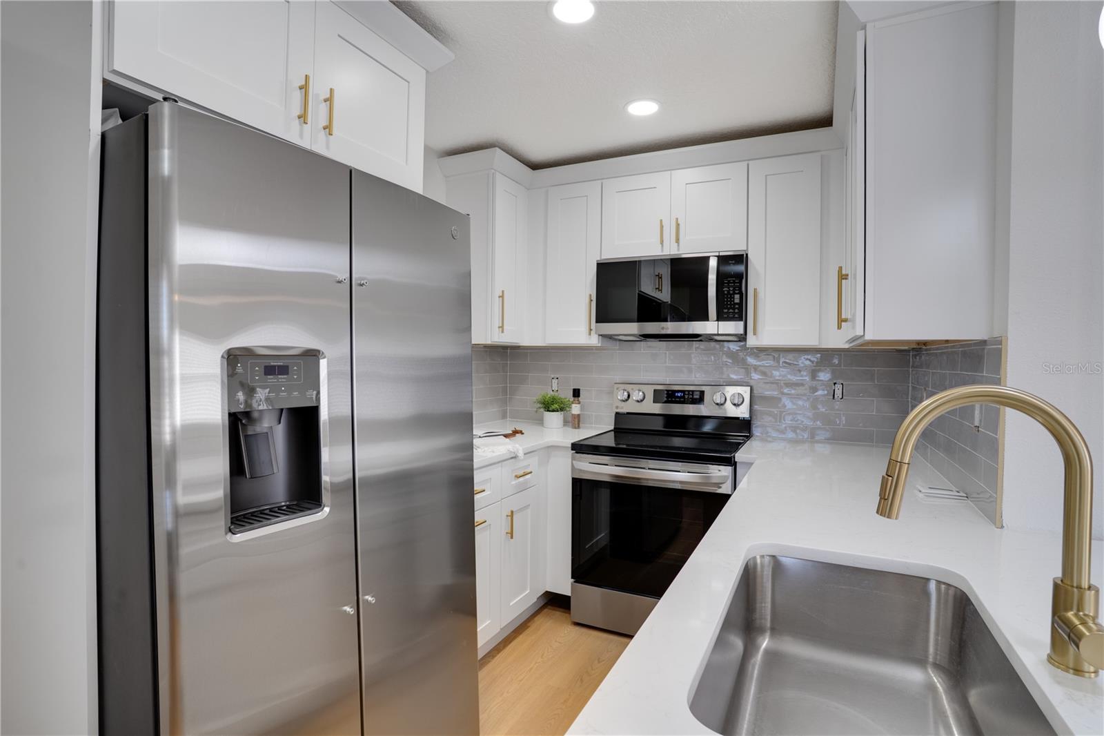 AVONDALE ESTATES - Residential