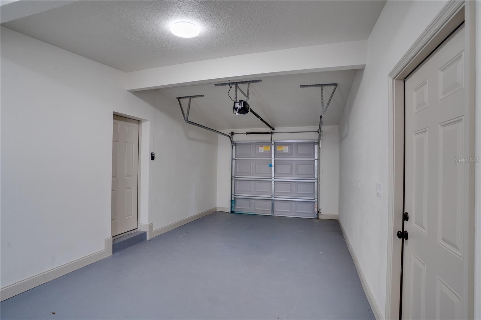 AVONDALE ESTATES - Residential