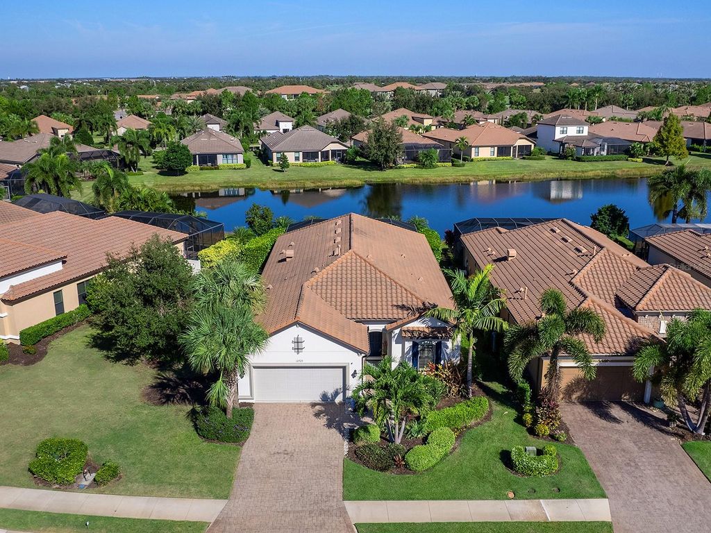 Photo of 12729 Fontana Loop, Lakewood Ranch, FL 34211 (MLS # A4672545)