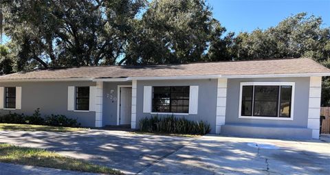 Photo of 720 Swiss Drive, Lakeland, FL 33810 (MLS # O6356171)