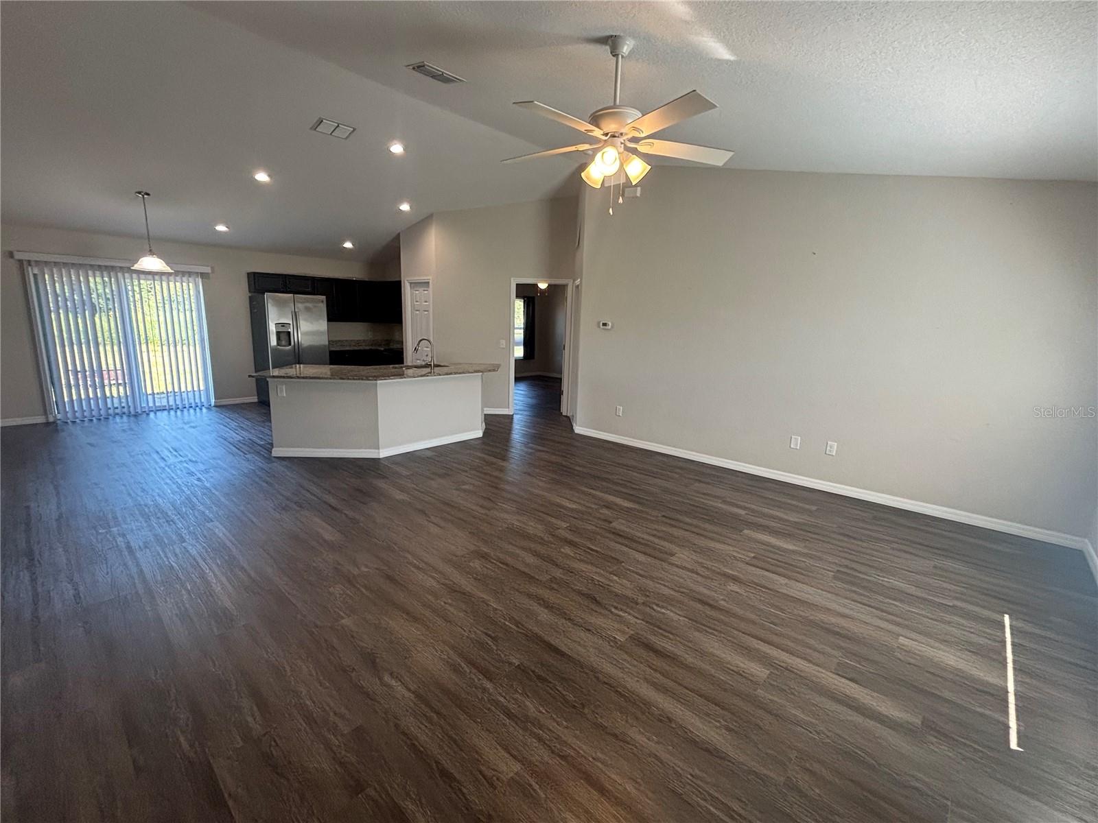 MAARION OAKS UN 10 - Residential Lease