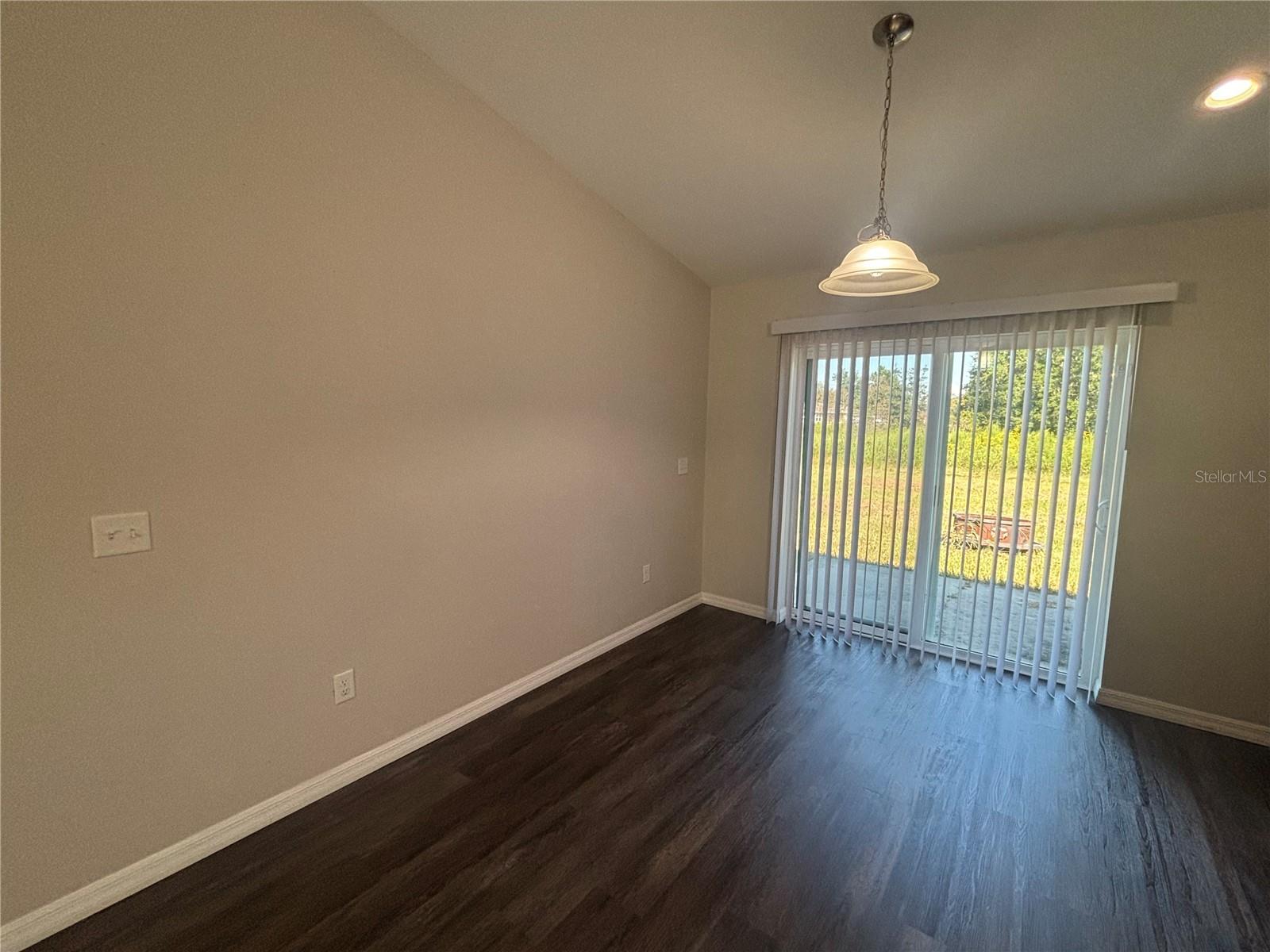 MAARION OAKS UN 10 - Residential Lease