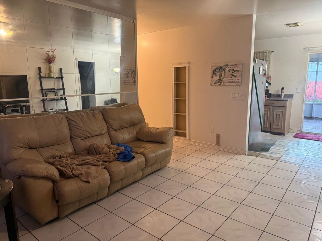 Photo of 5911 Barbados Way W, West Palm Beach, FL 33407 (MLS # FC314729)