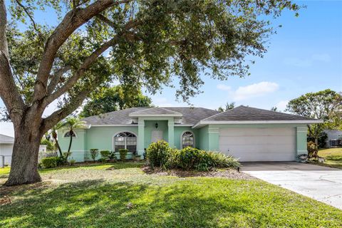 A home in LAKE WALES