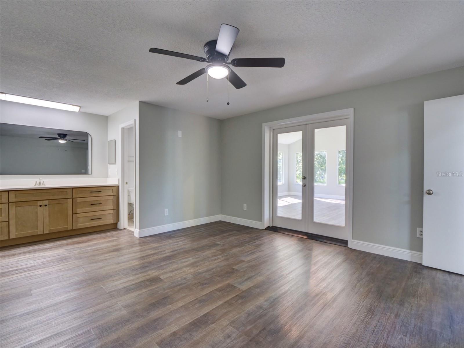 TOWN & COUNTRY ESTATES REP - Residential