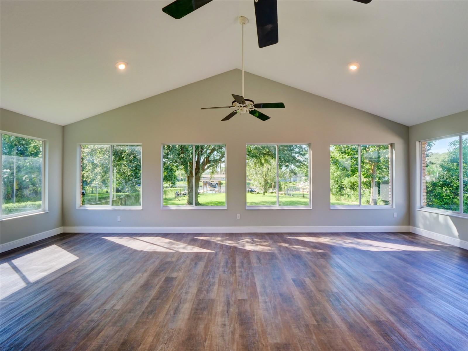 TOWN & COUNTRY ESTATES REP - Residential