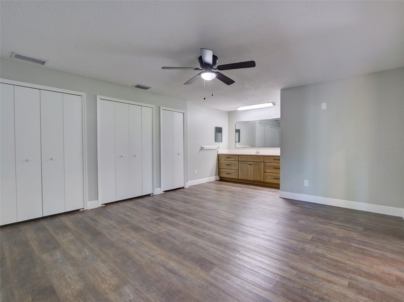 TOWN & COUNTRY ESTATES REP - Residential