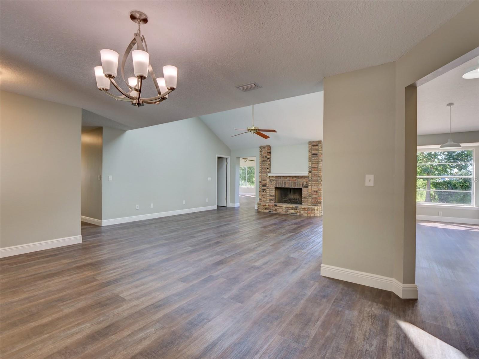 TOWN & COUNTRY ESTATES REP - Residential