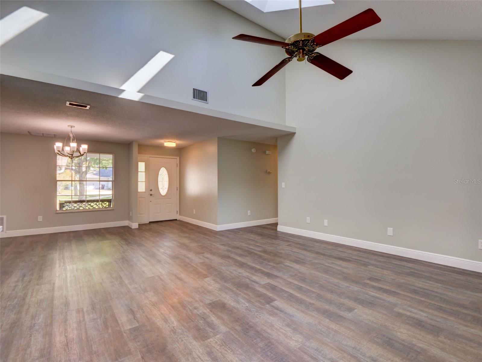 TOWN & COUNTRY ESTATES REP - Residential