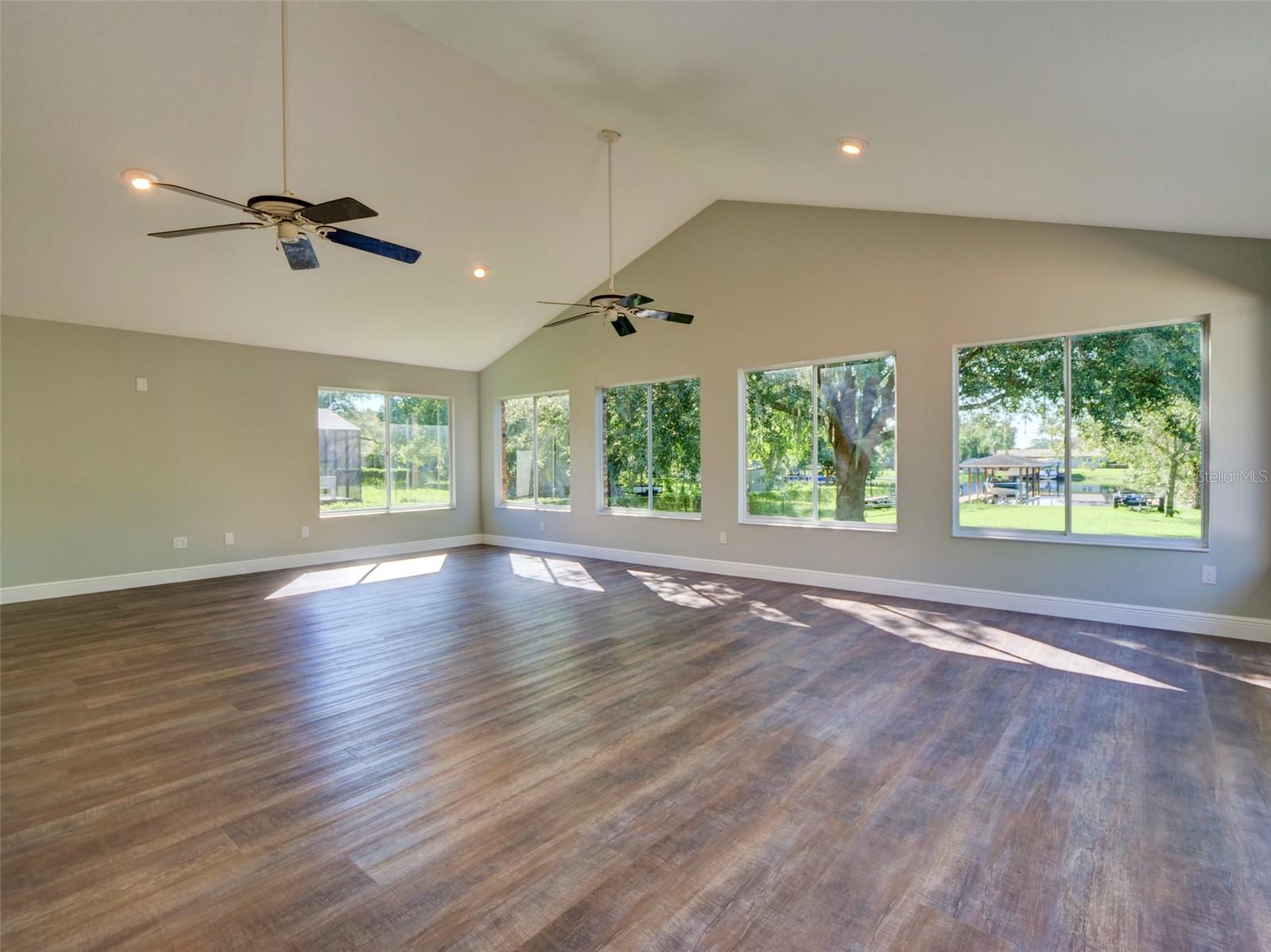 TOWN & COUNTRY ESTATES REP - Residential