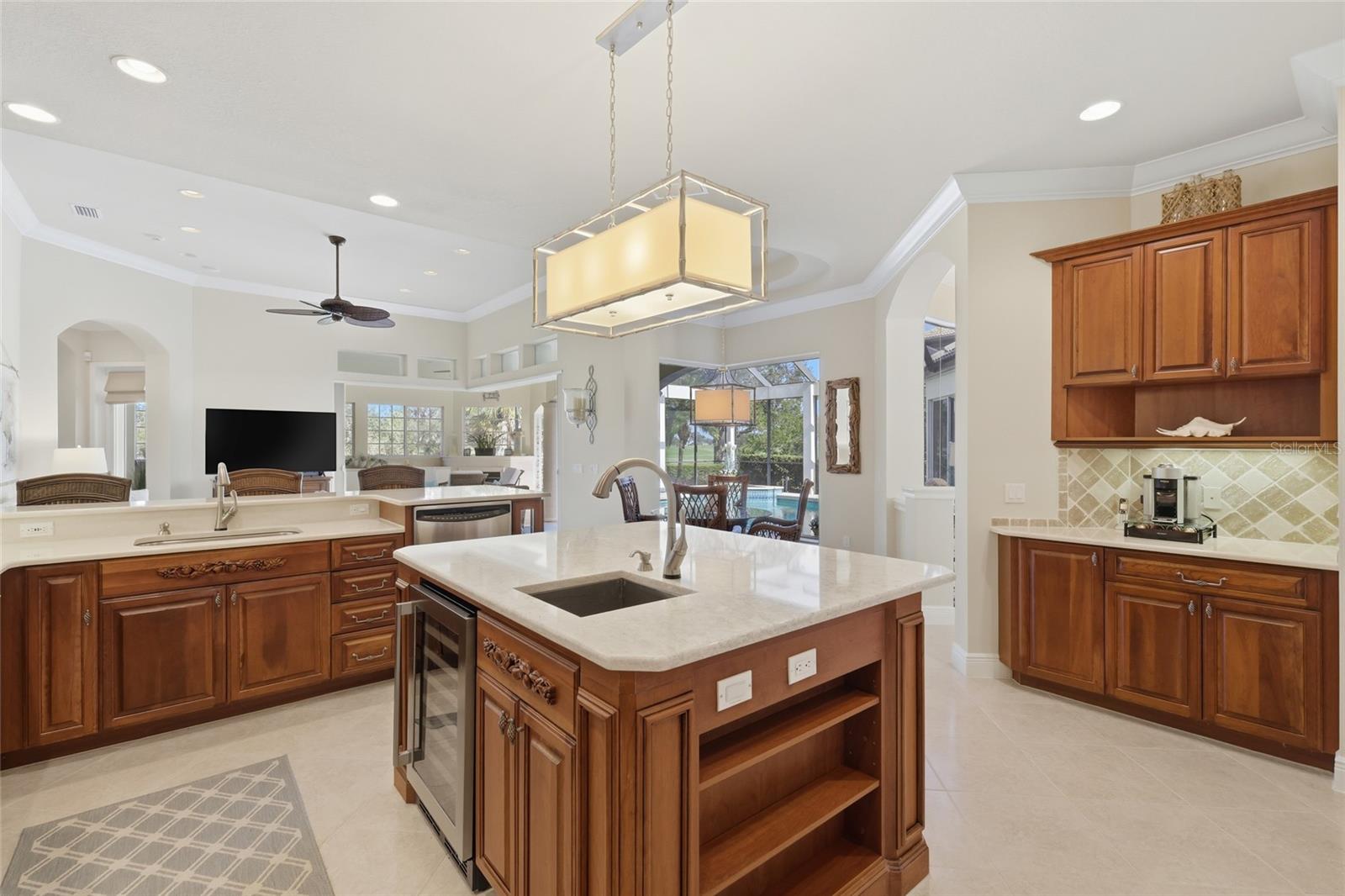 FOUNDERS CLUB - Residential