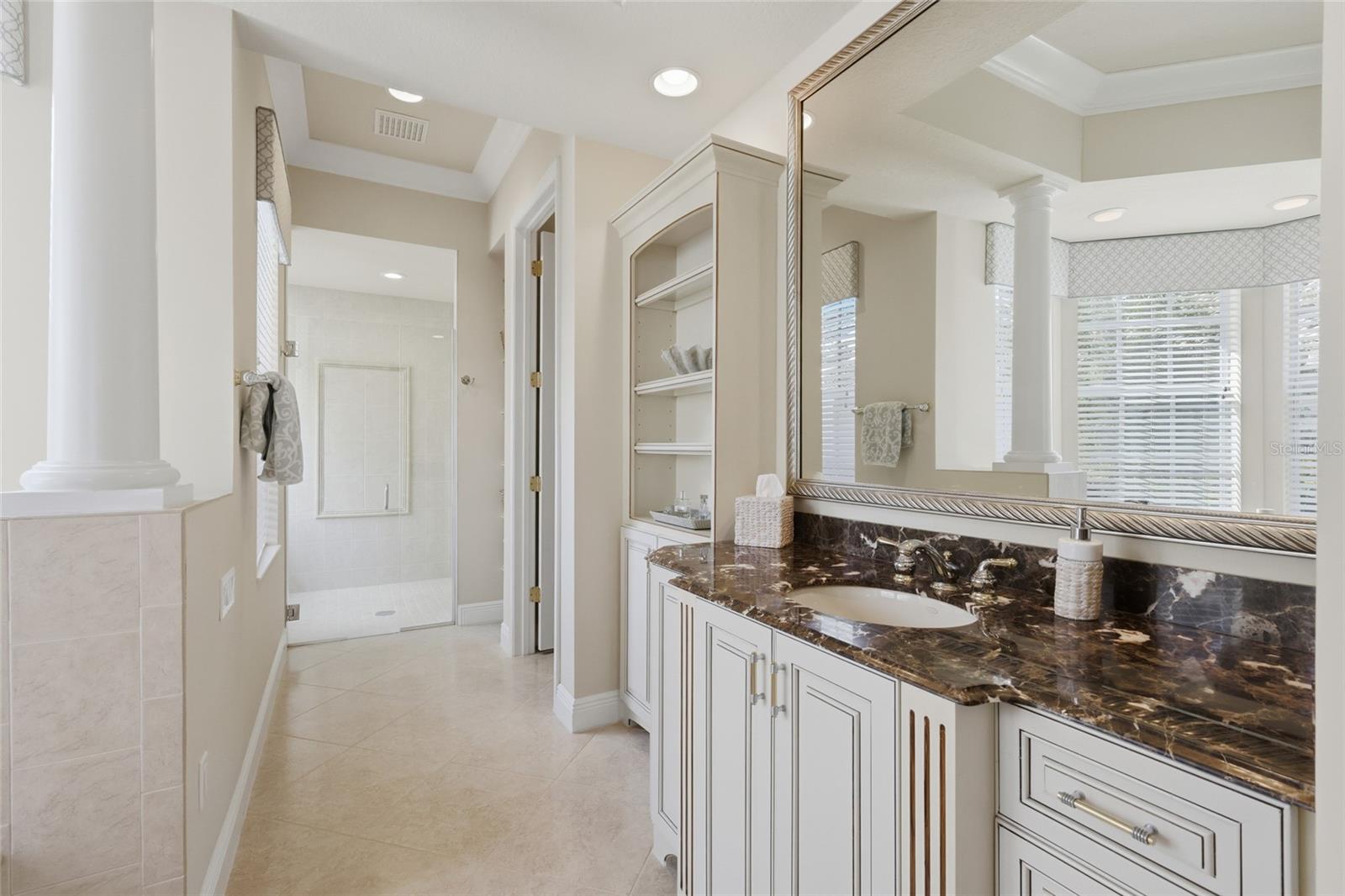 FOUNDERS CLUB - Residential