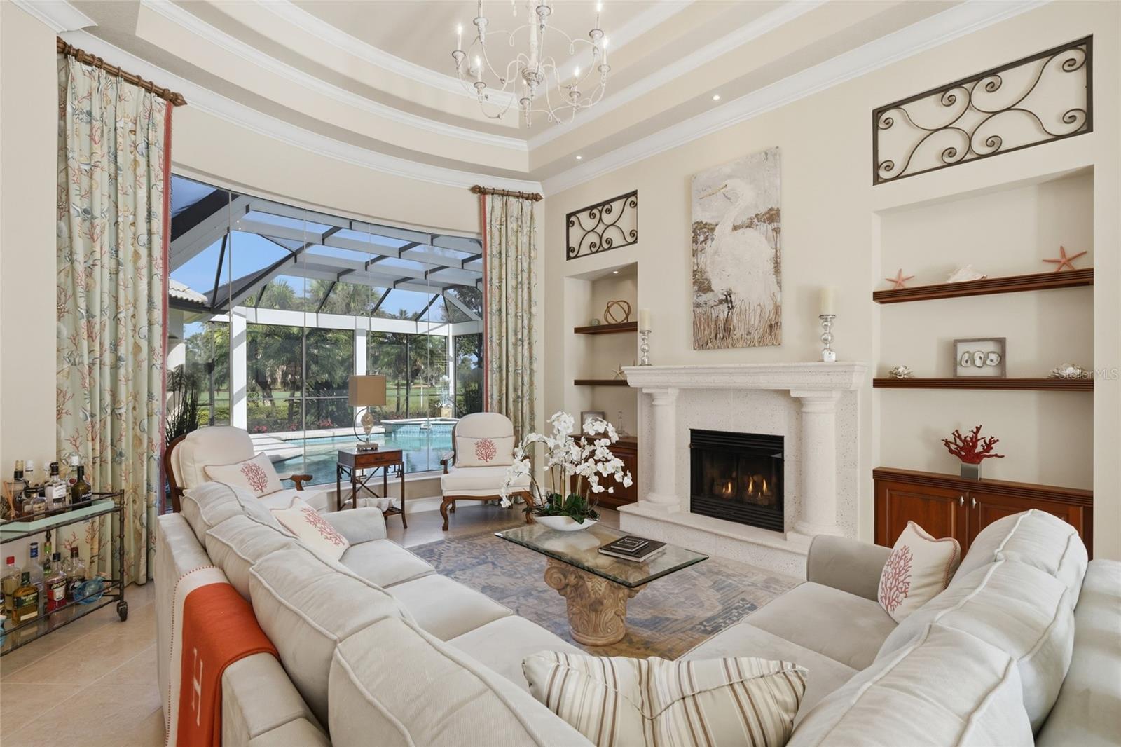 FOUNDERS CLUB - Residential