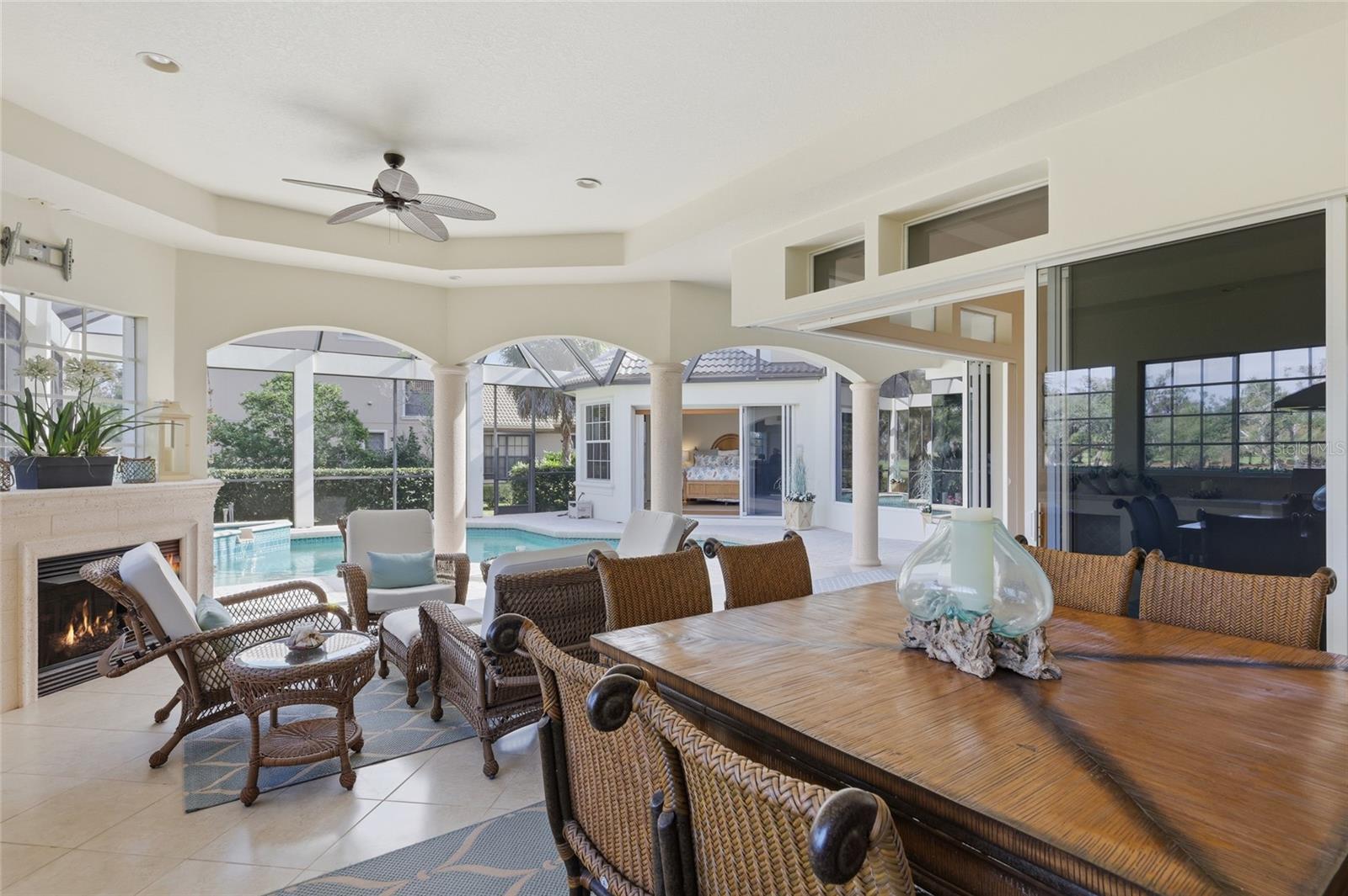 FOUNDERS CLUB - Residential