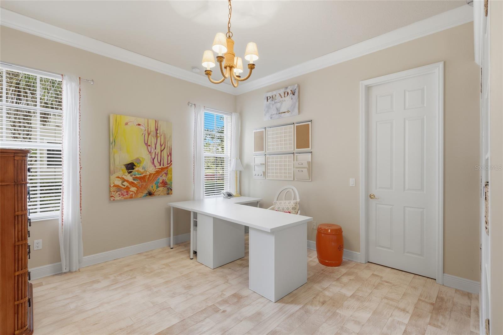 FOUNDERS CLUB - Residential