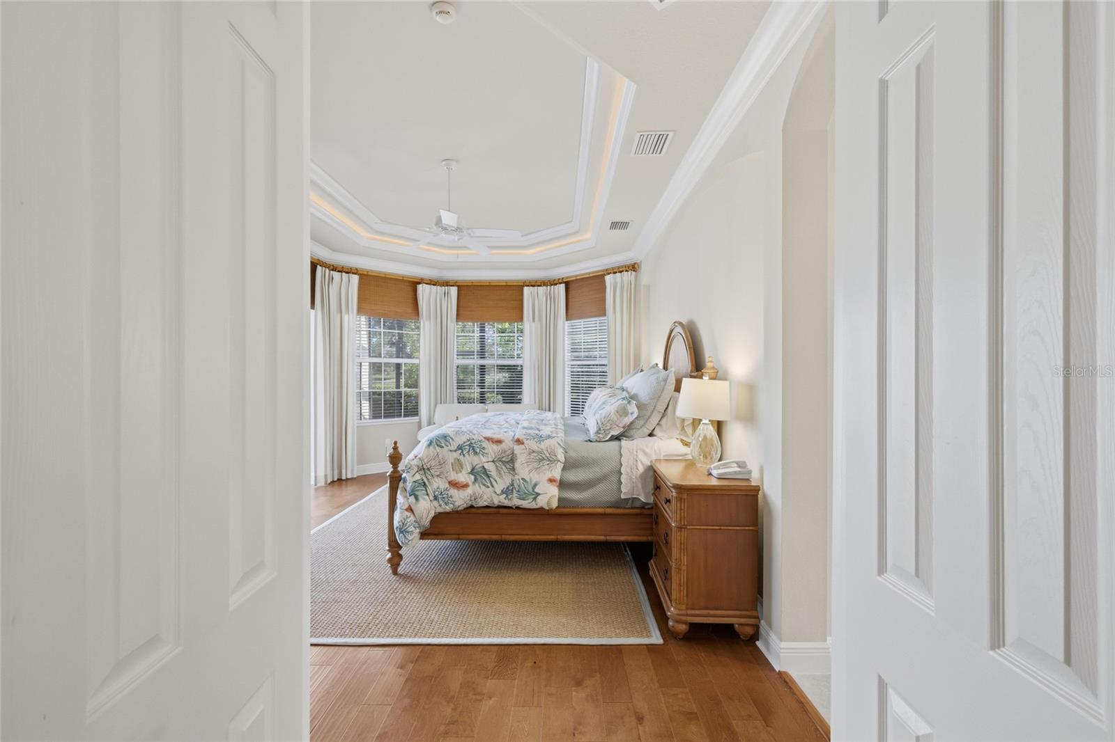 FOUNDERS CLUB - Residential