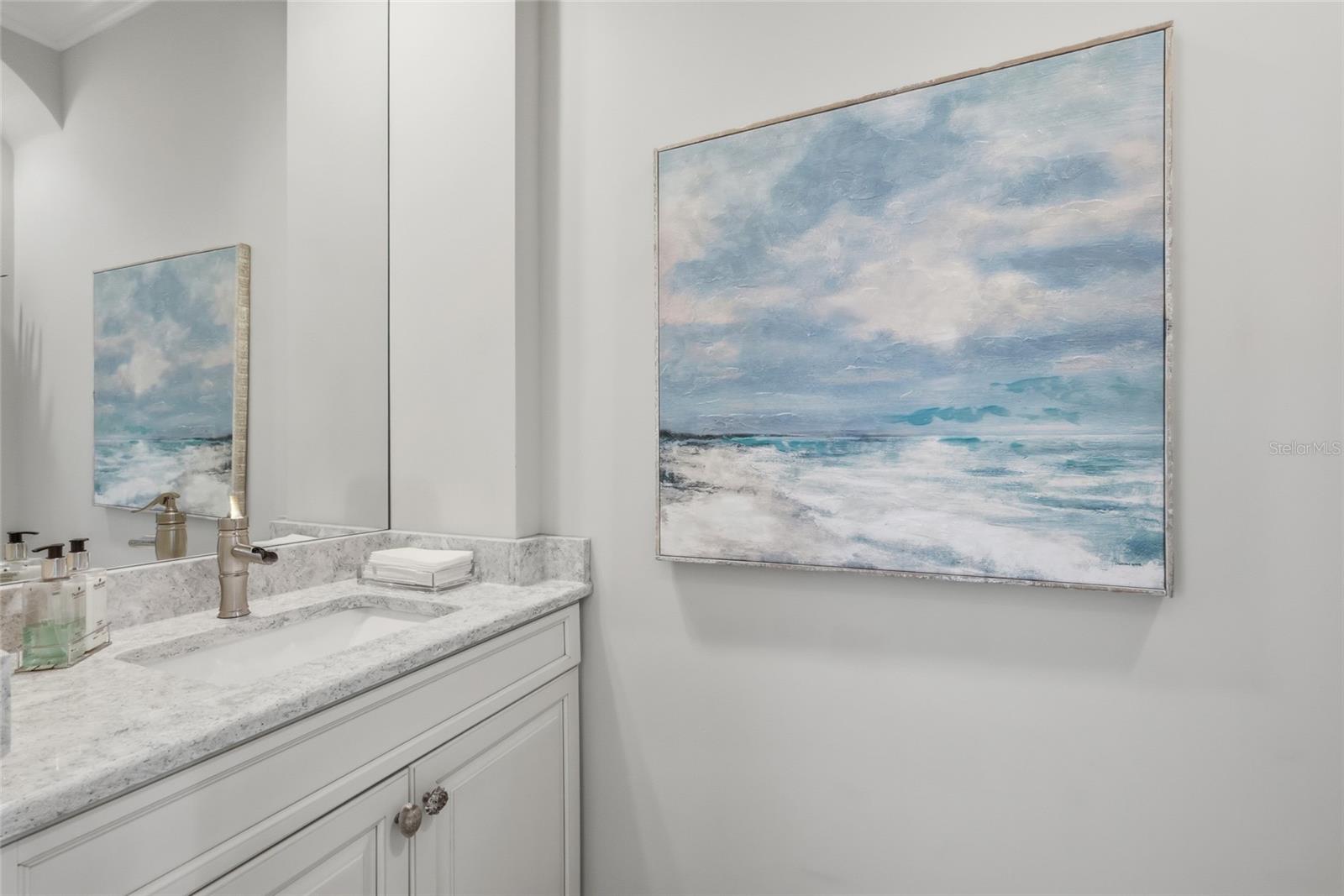 FOUNDERS CLUB - Residential