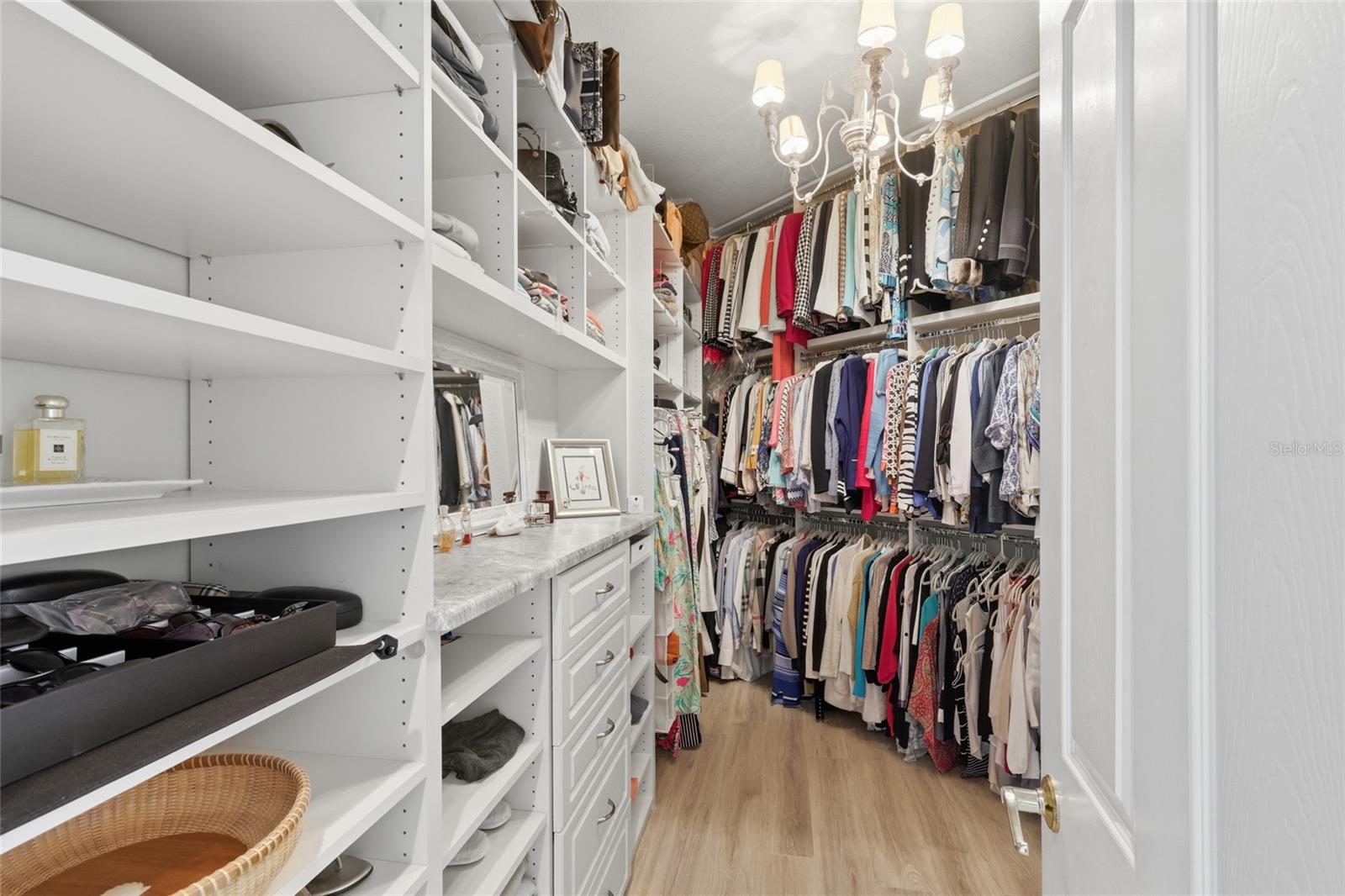 FOUNDERS CLUB - Residential