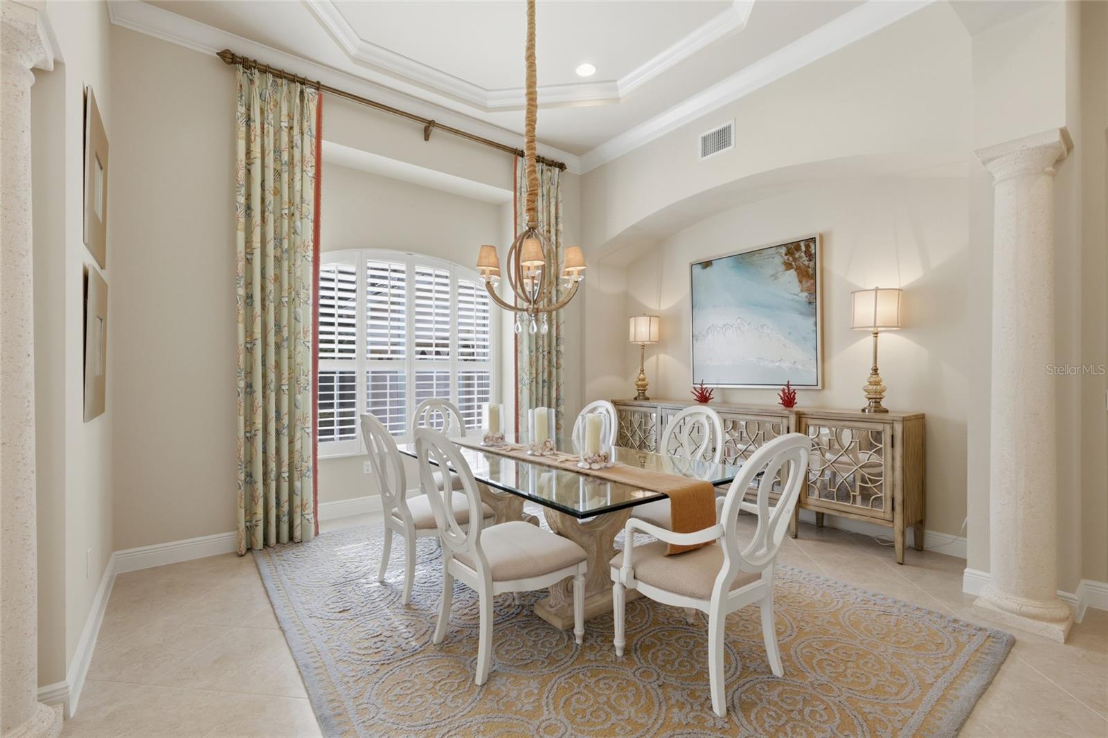 FOUNDERS CLUB - Residential