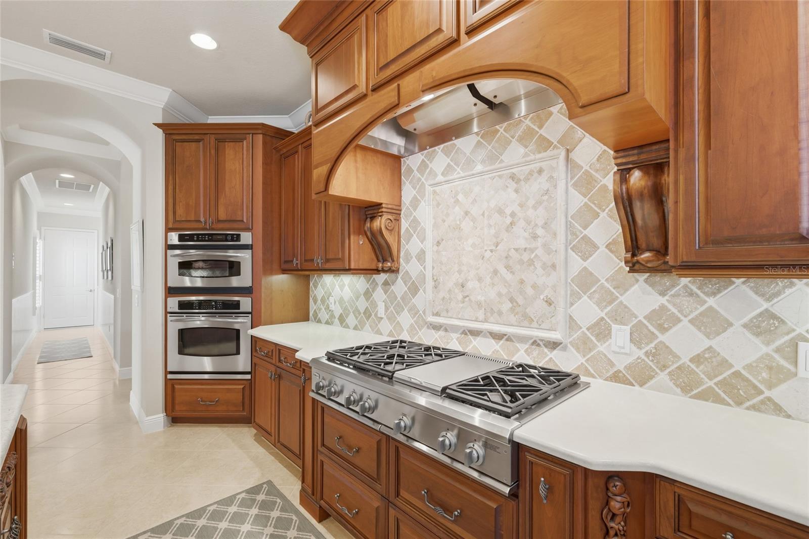 FOUNDERS CLUB - Residential