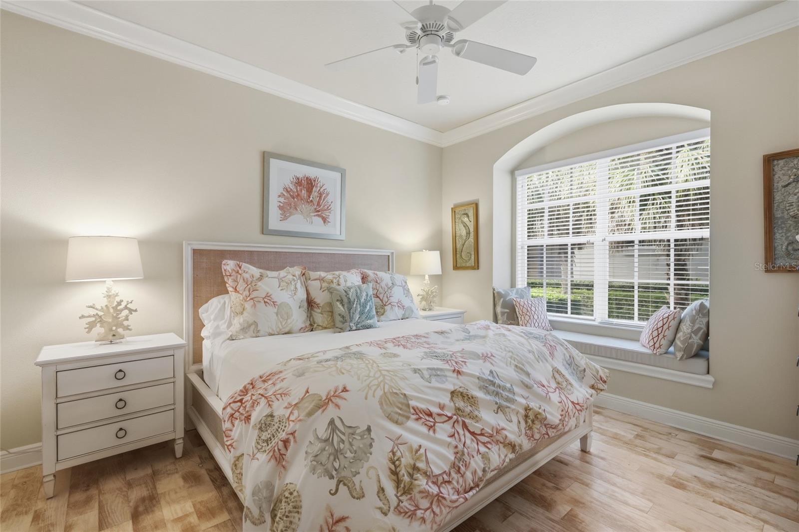 FOUNDERS CLUB - Residential