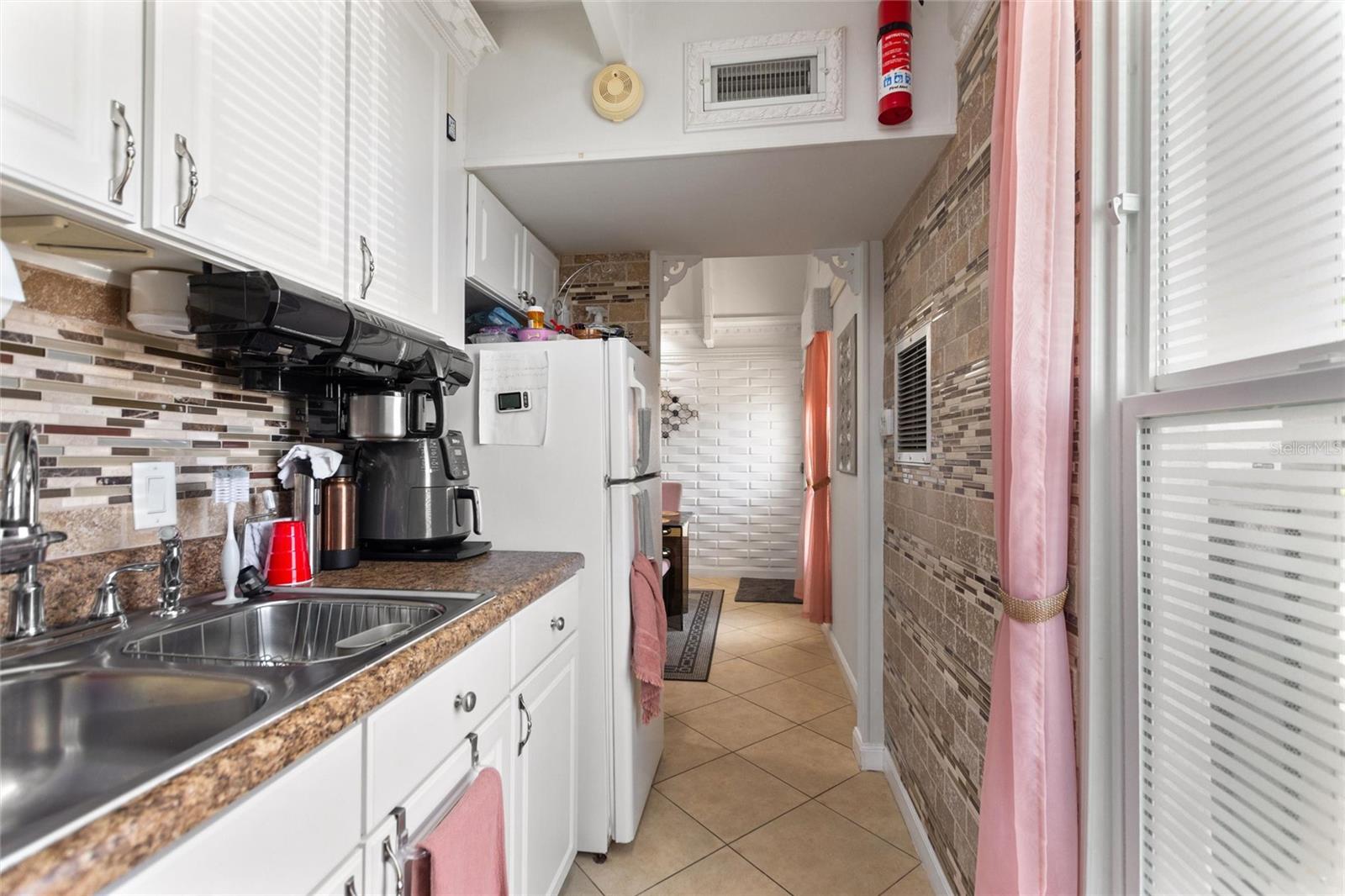 4709 CLUB CIRCLE