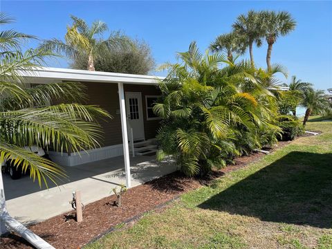 A home in PALMETTO