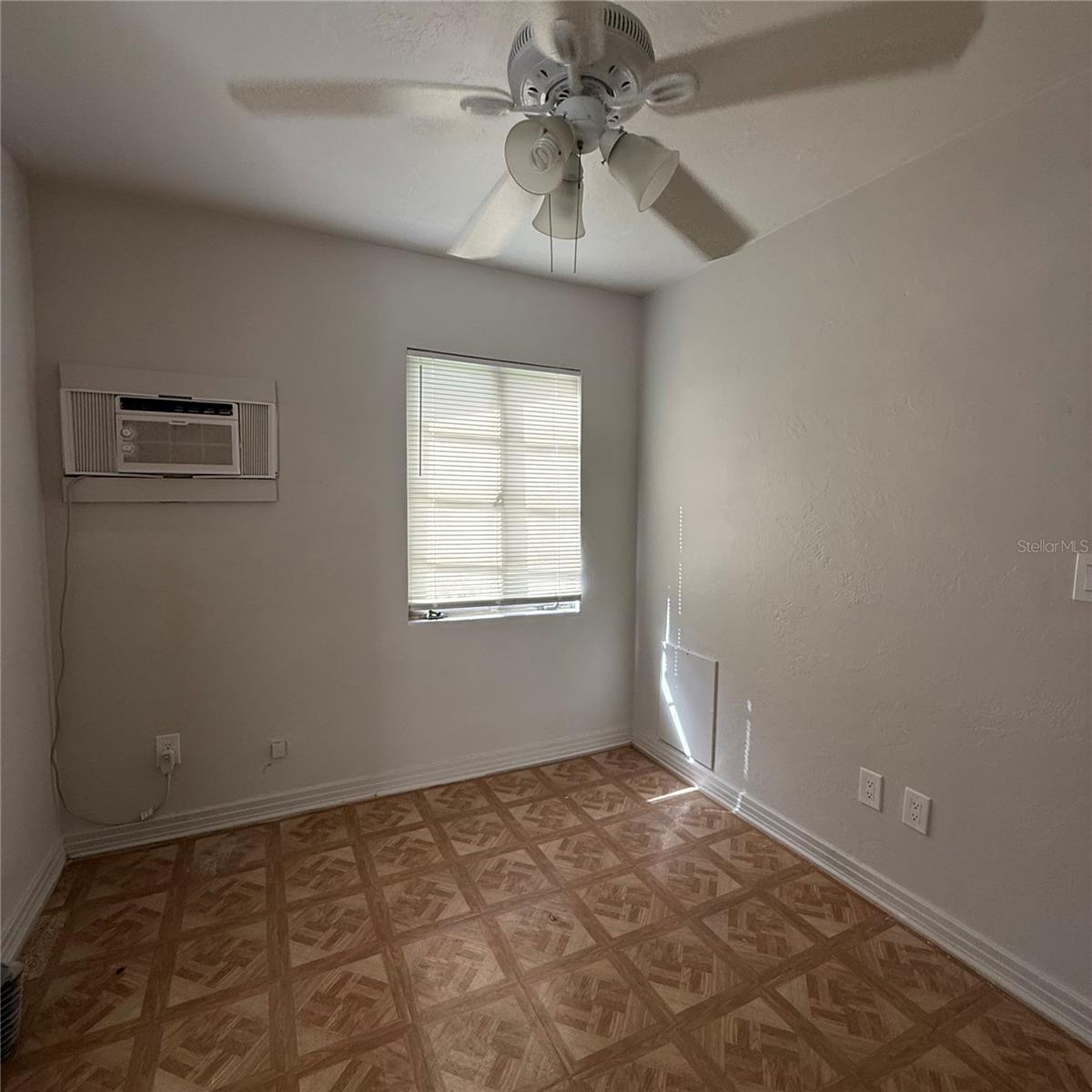 WARM MINERAL SPGS - Residential Income