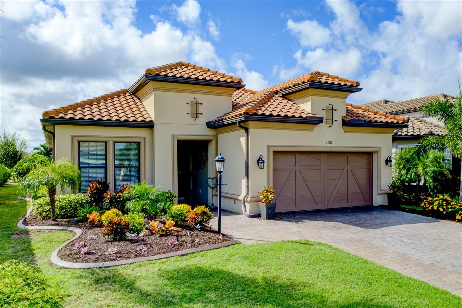 ESPLANADE GOLF AND COUNTRY CLUB - Residential