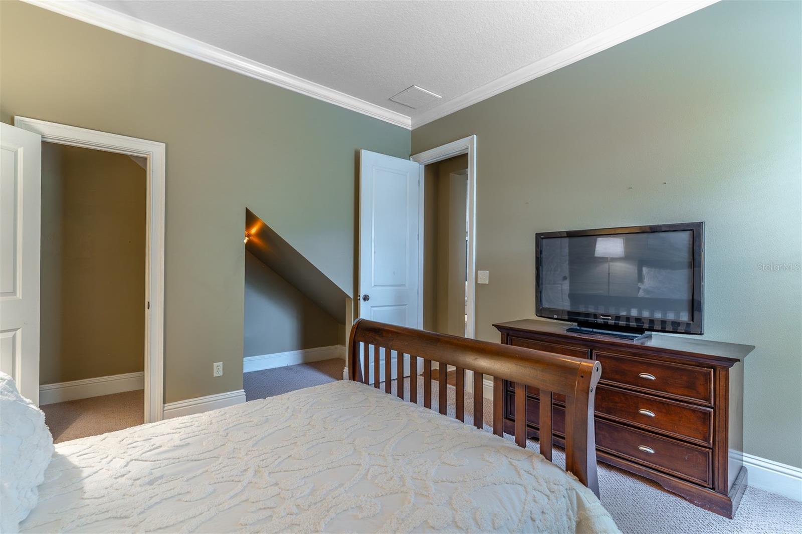 COUNTRY LAKE ESTATES - Residential