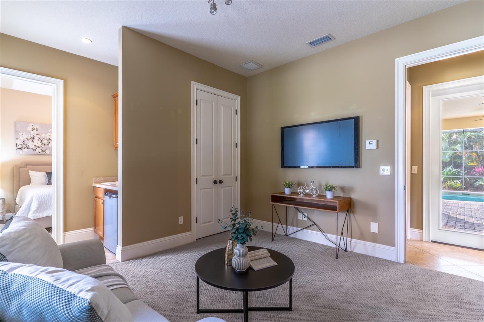 COUNTRY LAKE ESTATES - Residential