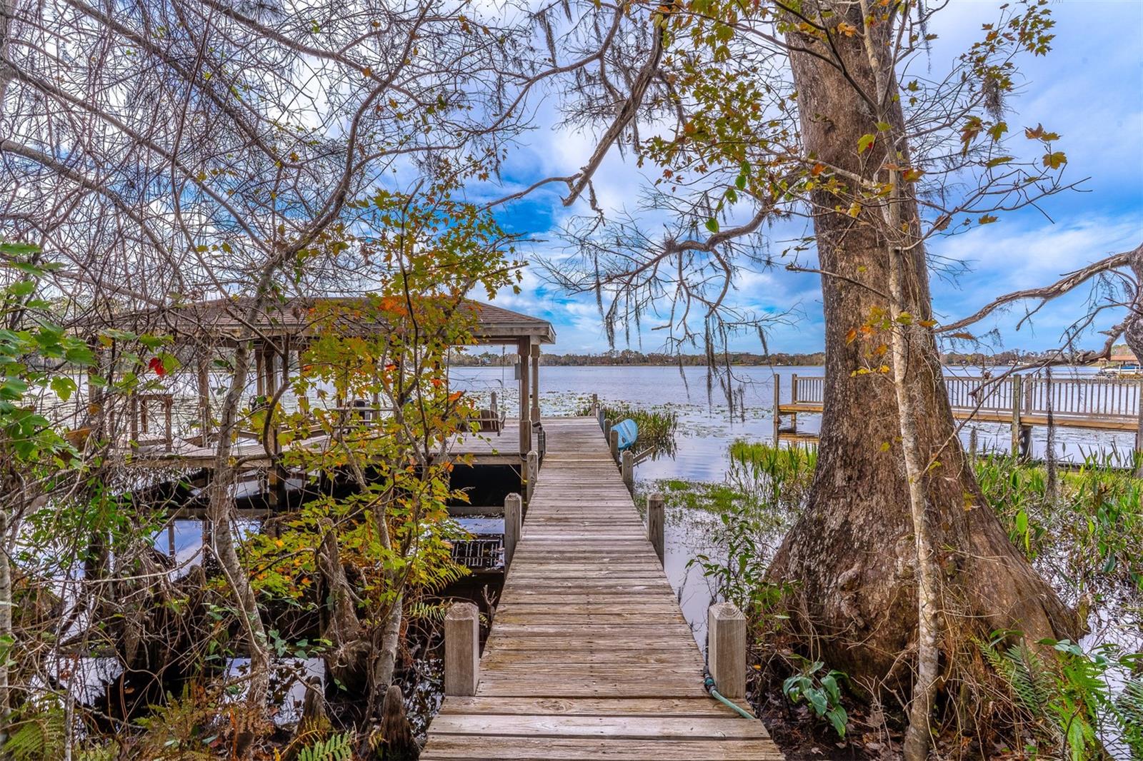 COUNTRY LAKE ESTATES - Residential