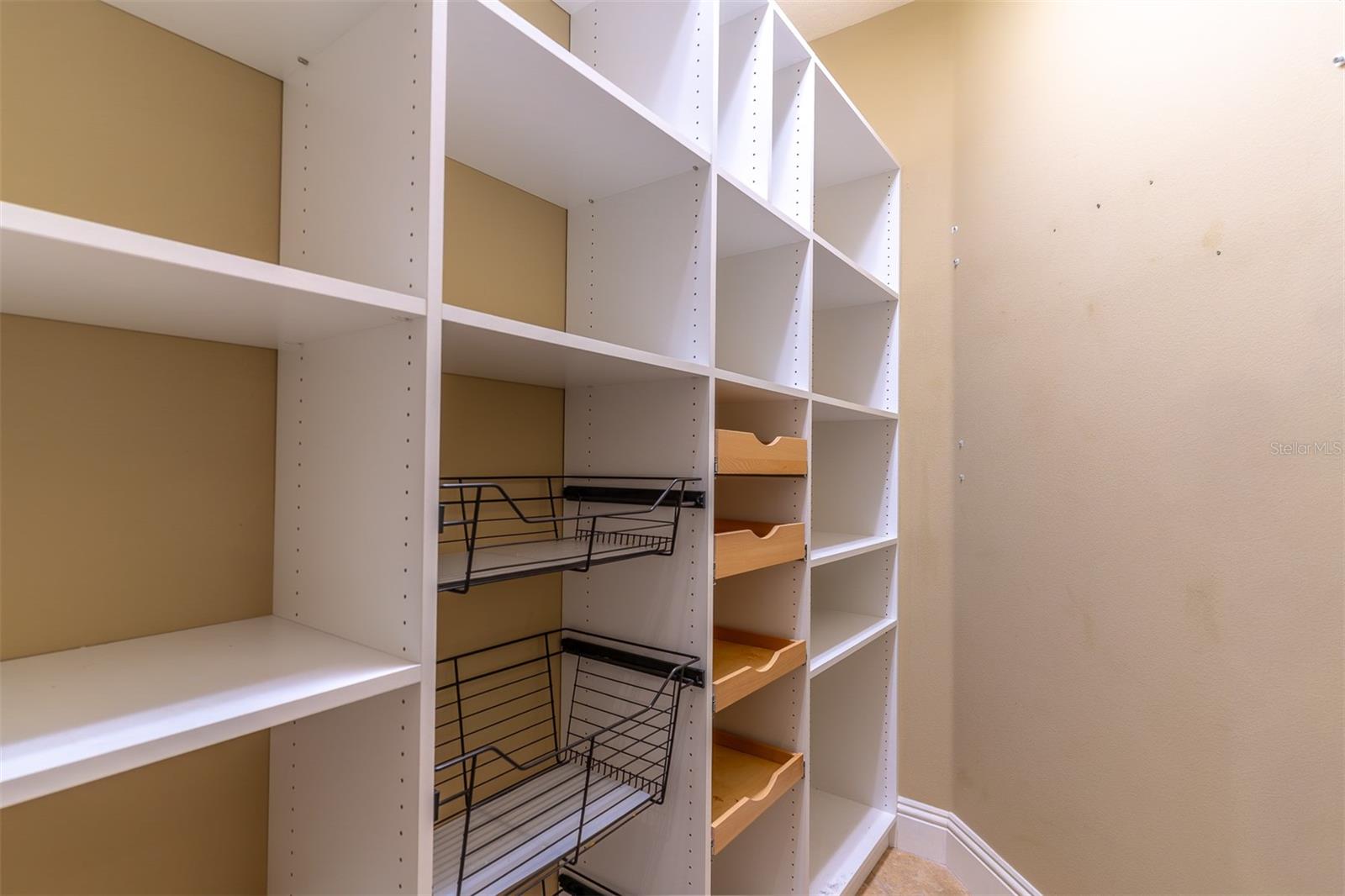 COUNTRY LAKE ESTATES - Residential